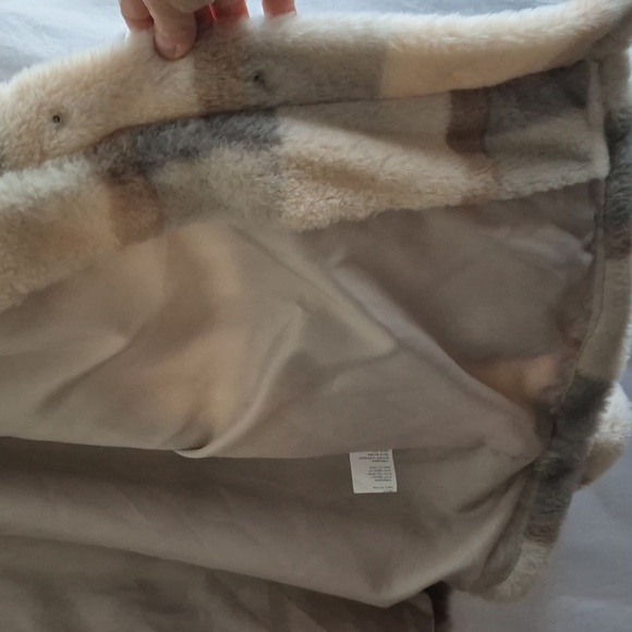 AMOLI  Plaid Teddy Jacket Polyester Plush Faux Fur Size S Great Condition - Picture 12 of 15